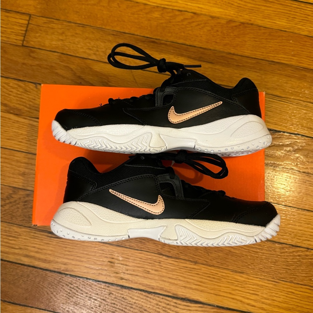 Nike black woman shoes sneakers size 6